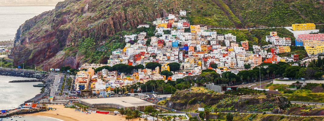 Tenerife vs Lanzarote: Which Canary Island Should You Visit?